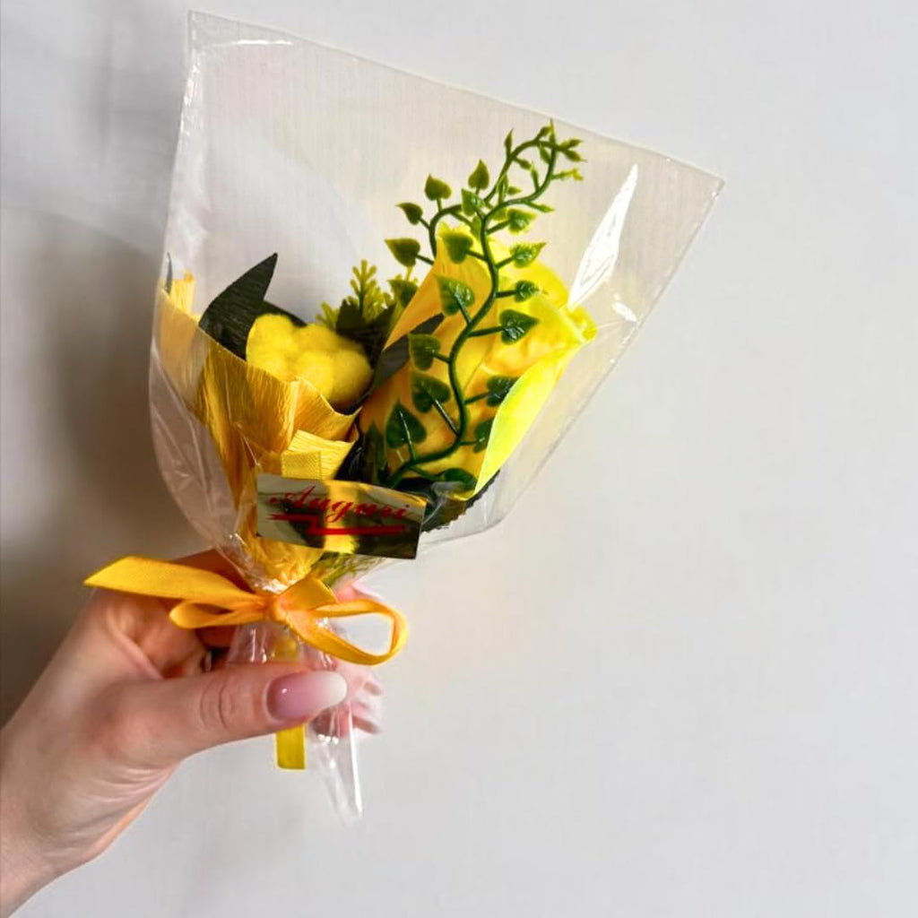 NARAMAKI Idee Regalo Festa della Donna- Mazzetto di Mimose Artificiali + Rosa Artificiale Gialla| Confezione Regalo - Mini Bouquet 8 Marzo | Festa della Donna Gadget Mimosa