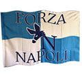 NARAMAKI® Bandiera del Napoli 90x150cm Stampa "Forza Napoli"- Materiale Poliestere - Leggera - Bandiera con Passante per Asta