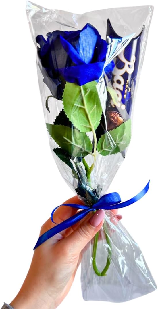 NARAMAKI Baci Perugina Regalo Festa della Mamma 2025 - Bouquet con Baci Perugina 37,5g + Rosa Eterna Blu Velluto a Gambo Lungo