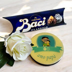 NARAMAKI® Baci Perugina Regalo Pasqua 2025-37,5gr Baci Perugina Classico + Calamita "Ti amo Papà" 7 cm + Rosa Bianca Artificiale- Regalo Uomo|Papà|Compleanno