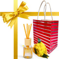 NARAMAKI® Idea Regalo per la Donna - Diffusore a Bastoncini per Ambiente 30ml Fragranze Naturali + Bouquet Mimosa Artificiale + Rametto Mimosa- Aromi| Essenze - Compleanno