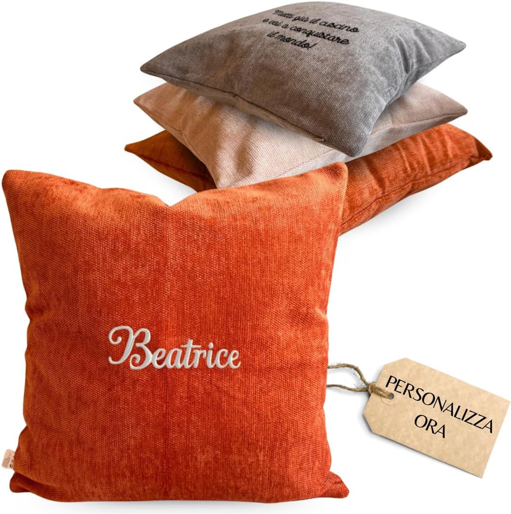 20Tipici®" - Federa Cuscino Personalizzato con Nome/Scritta Ricamo - 1 Fodera Personalizzabile Poliestere Simil Velluto 45x45cm - Regalo Uomo Donna